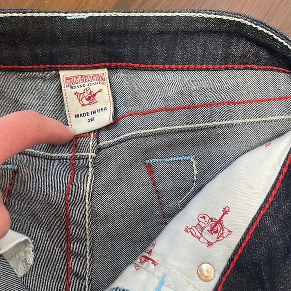 TRUE RELIGION WLHJ58FE2 Americana Chain Dark Rinse Capri Jeans $209 EUC 28 - Picture 10 of 13